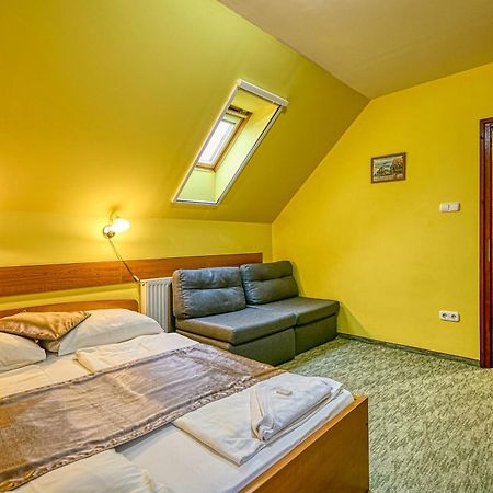 Bed and Breakfast Pihenőkereszt Panzió Sopron Exterior foto