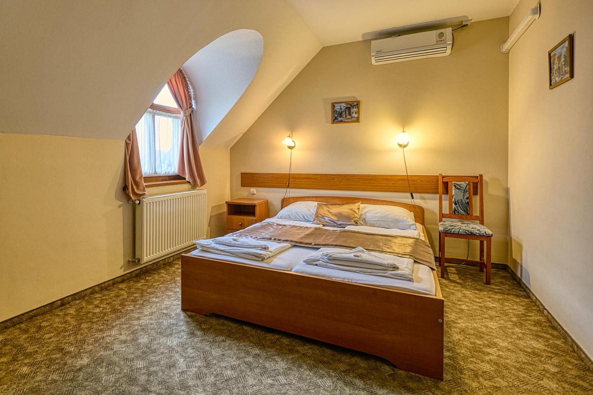Bed and Breakfast Pihenőkereszt Panzió Sopron Exterior foto