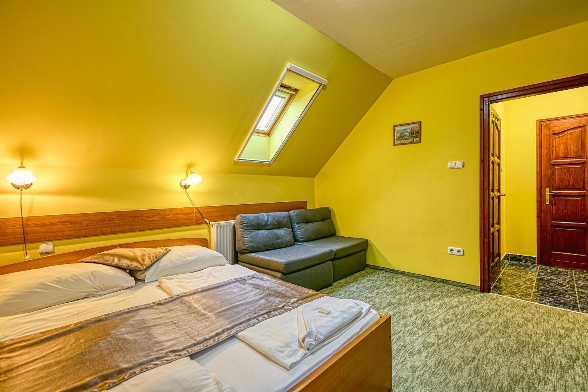 Bed and Breakfast Pihenőkereszt Panzió Sopron Exterior foto