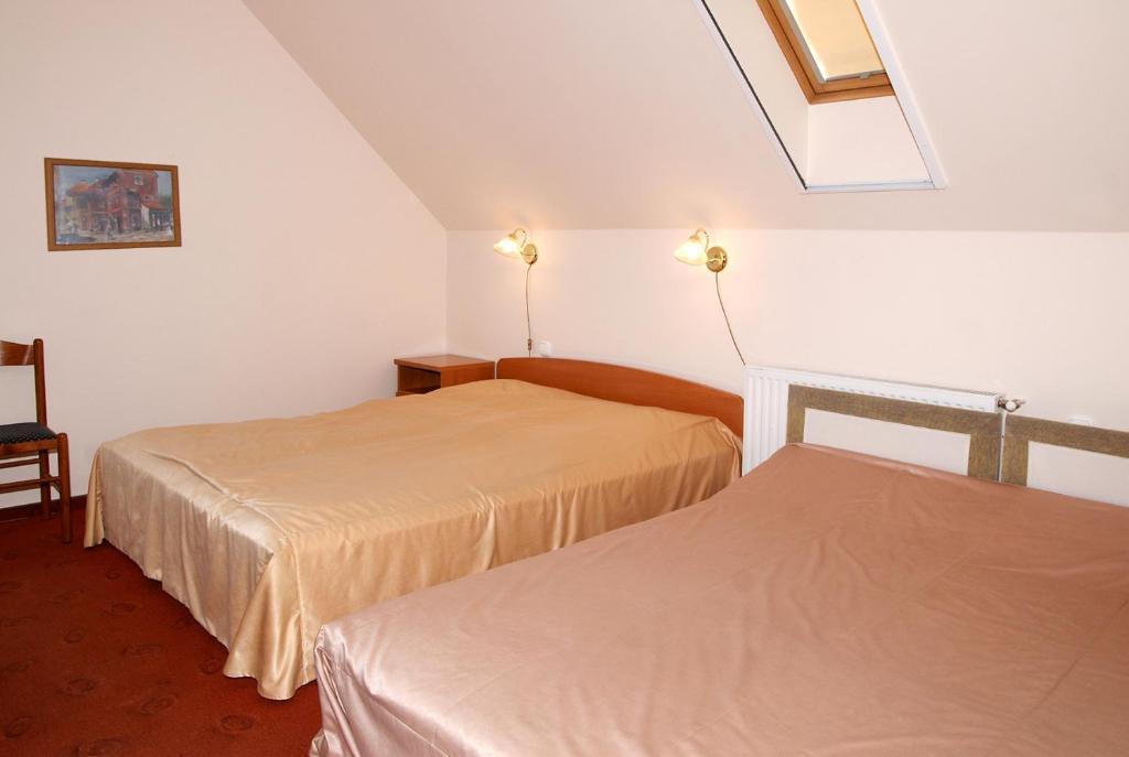 Bed and Breakfast Pihenőkereszt Panzió Sopron Habitación foto