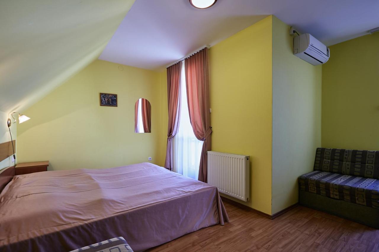 Bed and Breakfast Pihenőkereszt Panzió Sopron Exterior foto